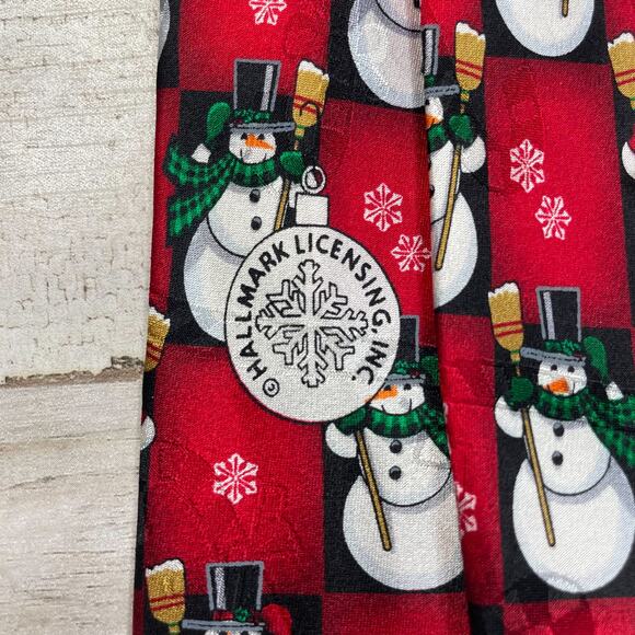 100% Silk Red Christmas Tie Snowman Hat Broom Green Scarf A100971 - Picture 5 of 5